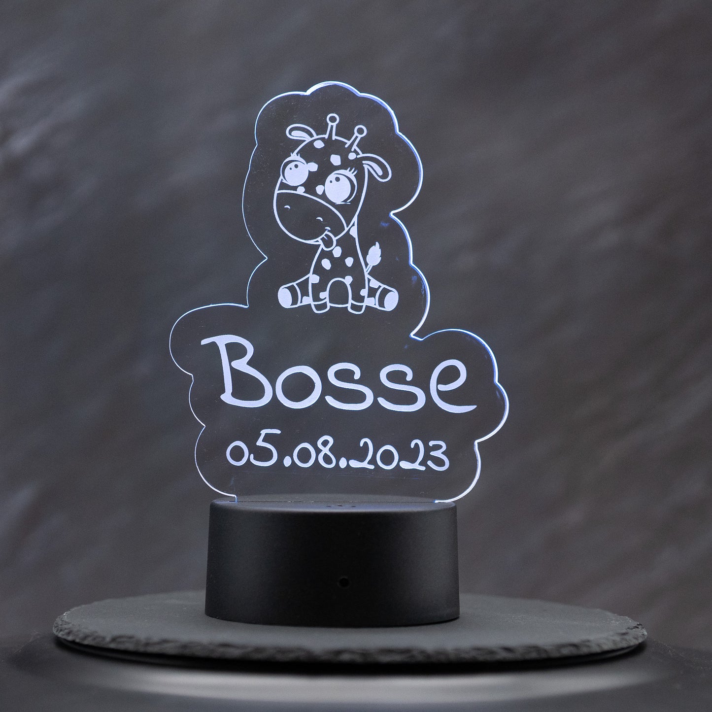 Nachtlicht Baby Tiere mit Name und Datum. Perfektes Geschenk zur Geburt. RGB Beleuchtung mit Fernbedienung. Batterie oder USB betrieben - Lovely Laser Design
