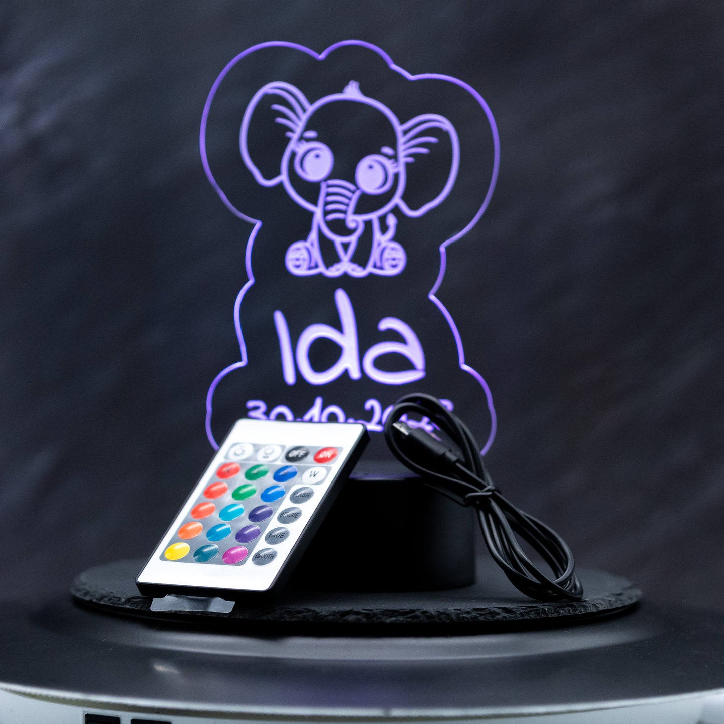 Nachtlicht Baby Tiere mit Name und Datum. Perfektes Geschenk zur Geburt. RGB Beleuchtung mit Fernbedienung. Batterie oder USB betrieben - Lovely Laser Design