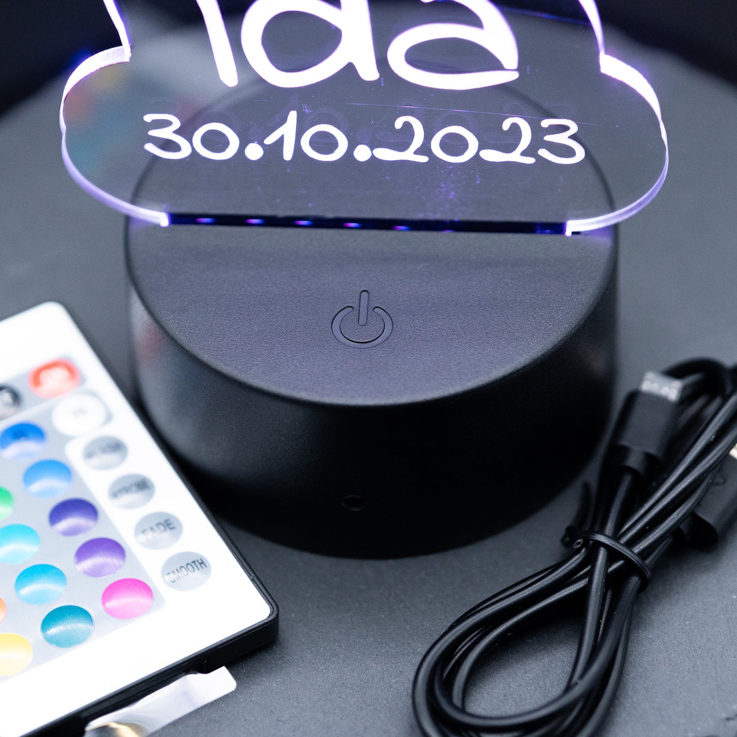 Nachtlicht Baby Tiere mit Name und Datum. Perfektes Geschenk zur Geburt. RGB Beleuchtung mit Fernbedienung. Batterie oder USB betrieben - Lovely Laser Design
