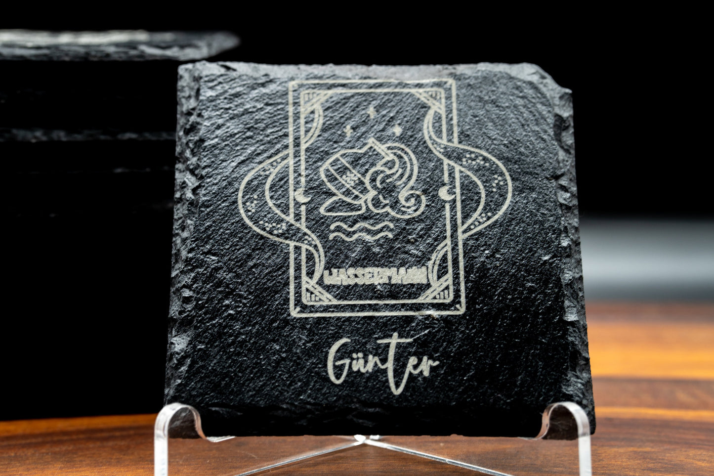 Sternzeichen Wassermann Schiefer-Untersetzer personalisiert mit Name 10x10 schwarz hochglanz lasergraviert das perfekte Geschenk - Lovely Laser Design