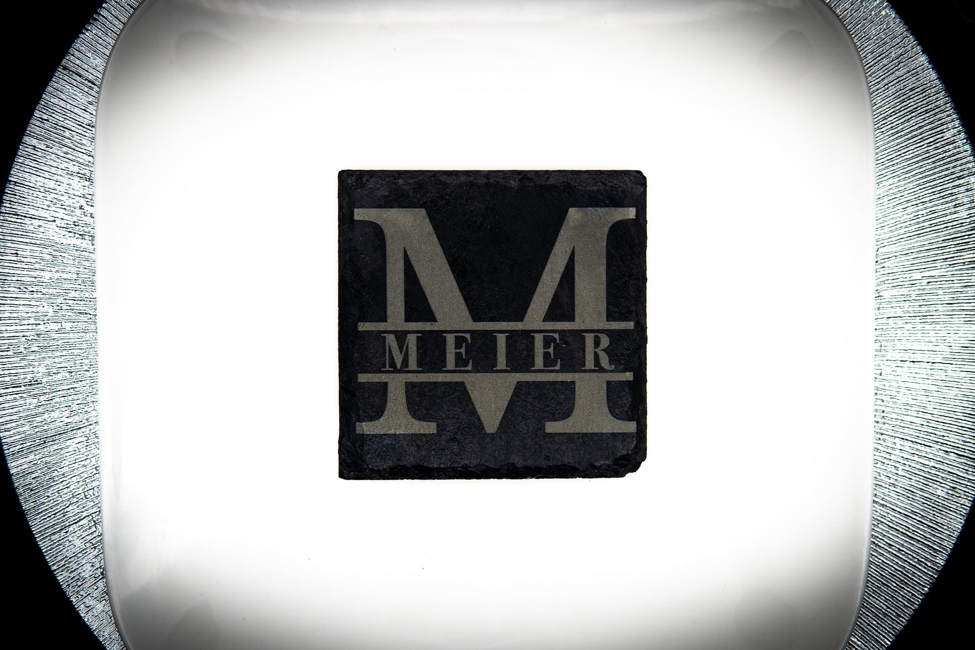 Untersetzer Schiefer Familie mit Monogramm personalisierte Lasergravur Motiv Druckbuchstabe - Lovely Laser Design