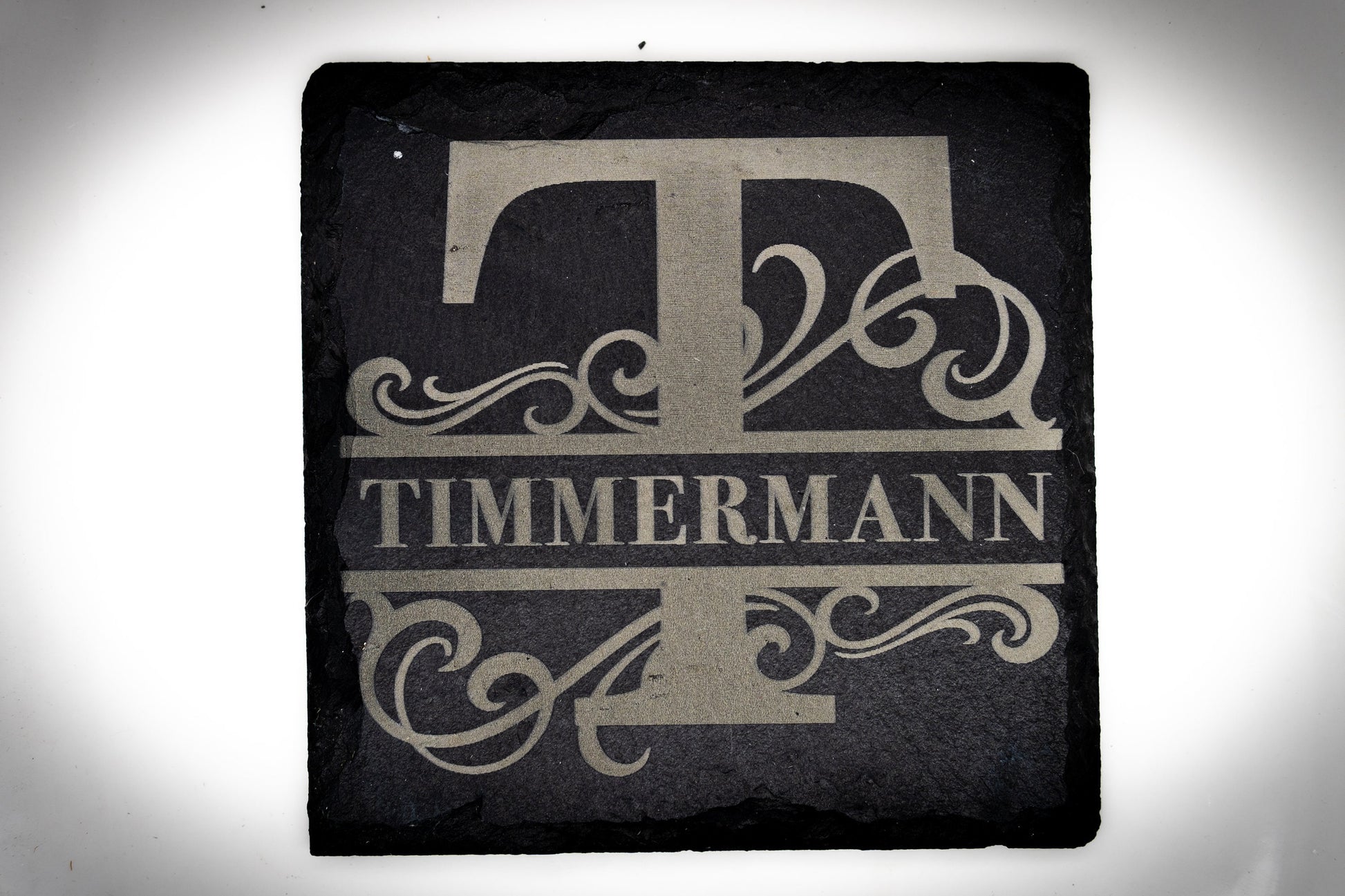 Untersetzer Schiefer Familie mit Monogramm personalisierte Lasergravur Motiv Ranken - Lovely Laser Design