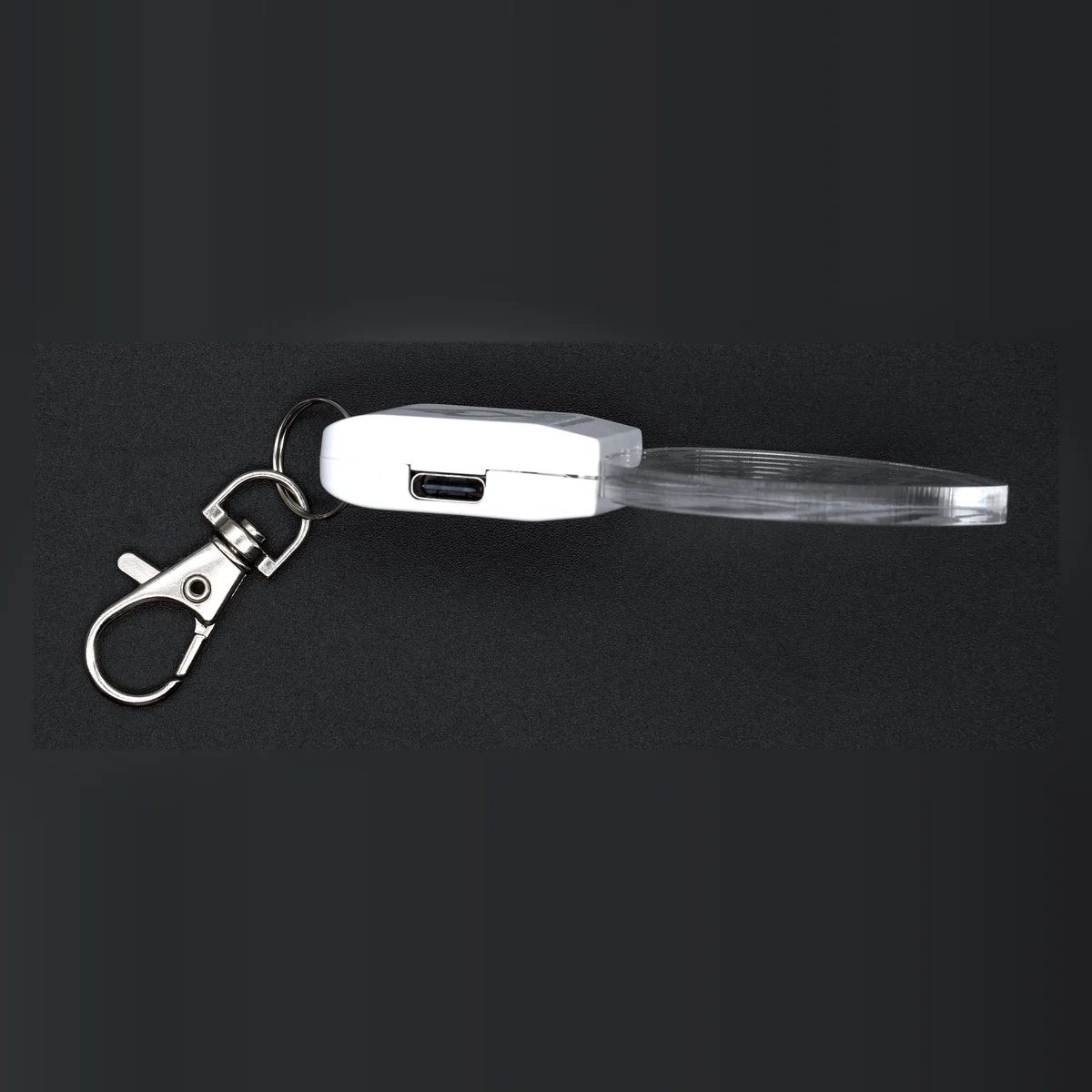 LED-Schlüsselanhänger Regenbogen aus graviertem Acrylglas mit Namen, leuchtend, mit weißem Leuchtmodul und Karabiner – Bild 4 von 5